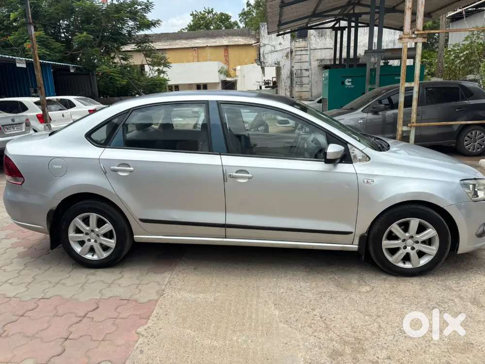 Volkswagen Vento Highline 2011 Petrol