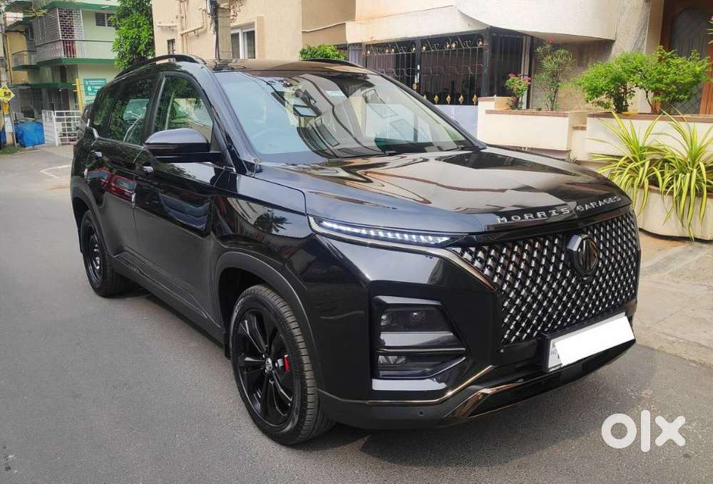 Mg Hector Plus Sharp Pro Blackstorm 1.5 Turbo Petrol Cvt 7 Str, 2025..