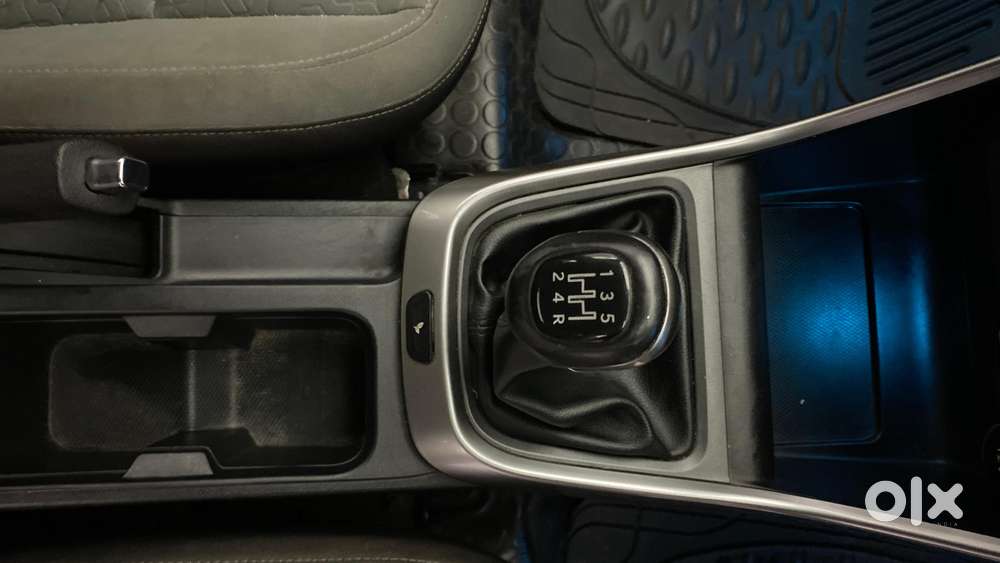 Tata Altroz Xz, 2020, Petrol