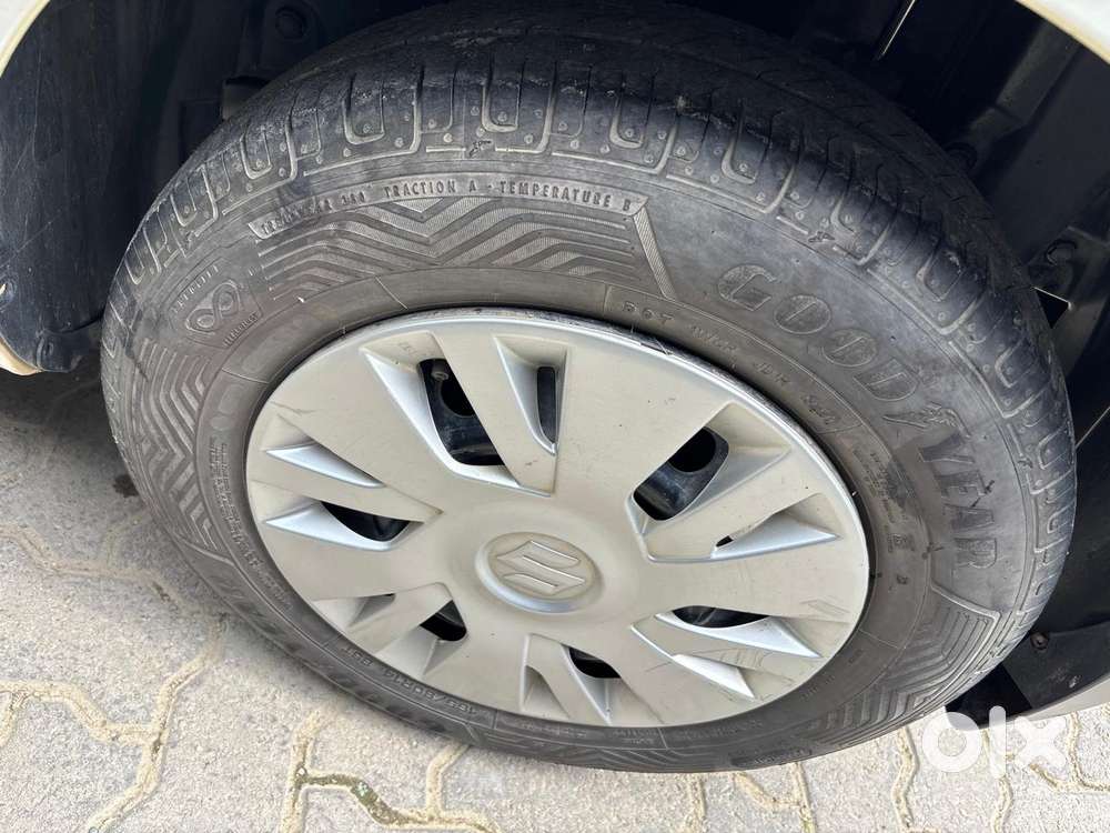 Maruti Suzuki Swift Vxi + Manual, 2012, Petrol