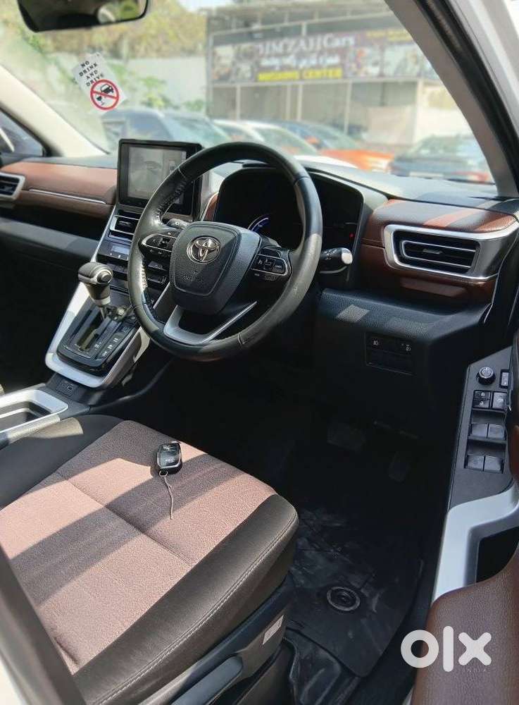 Toyota Innova Hycross 2.0 Vx Hybrid 7 Str, 2024, Petrol