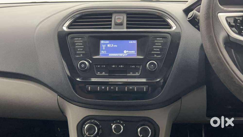 Tata Tiago Xz, 2016, Petrol