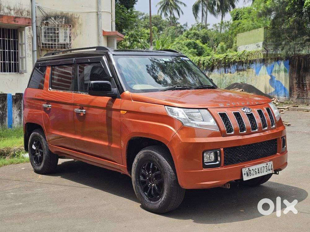 Mahindra Tuv 300 Mhawk100 T8 Dual Tone, 2017, Diesel
