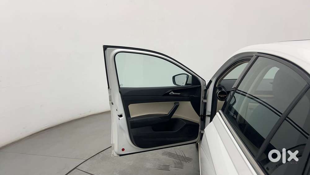 Skoda Slavia Style 1.0l Tsi Mt, 2022, Petrol