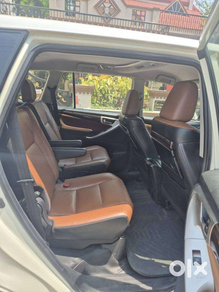 Toyota Innova Crysta 2.7 Zx At, 2016