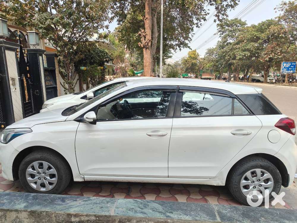 2017 Hyundai I20 Sportz • Manual • 1.77l Km • Well Maintained