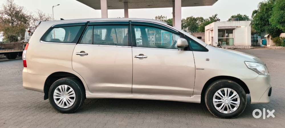 Toyota Innova 2.5 G (diesel) 8 Seater, 2015, Diesel