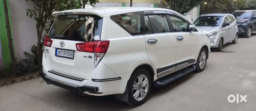 Toyota Innova Crysta Desember 2018 White