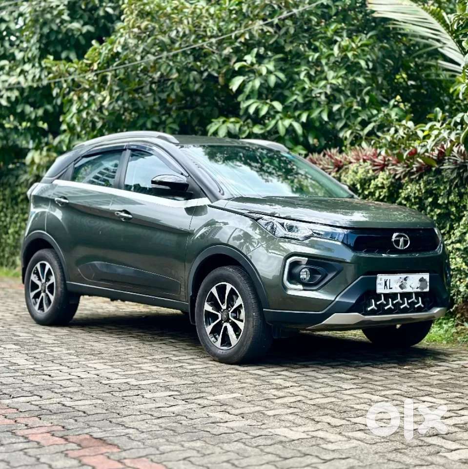 Tata Nexon 1.2 Revotron Xza Plus, 2020, Petrol