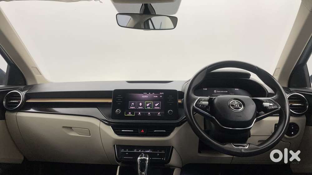 Skoda Slavia Style 1.0l Tsi At, 2022, Petrol