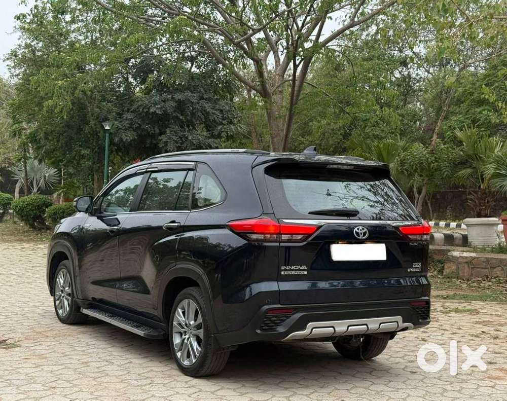 Toyota Innova Hycross 2.0 Zx Hybrid 7 Str, 2024, Petrol