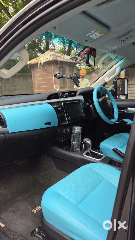Toyota Hilux Black Edition 2025