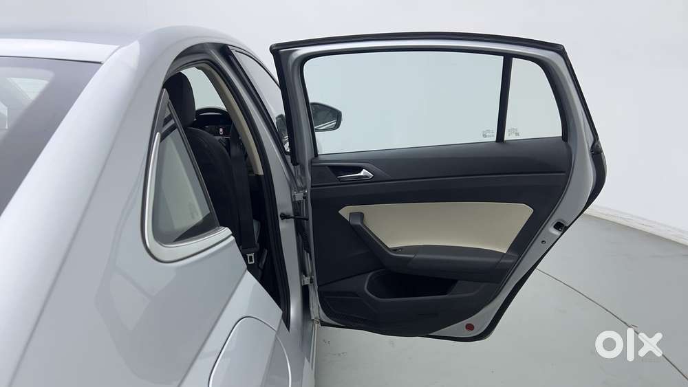 Skoda Slavia Style 1.0l Tsi Mt, 2022, Petrol