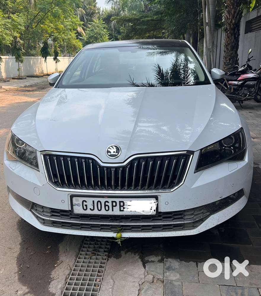 Skoda Superb Petrol 2019