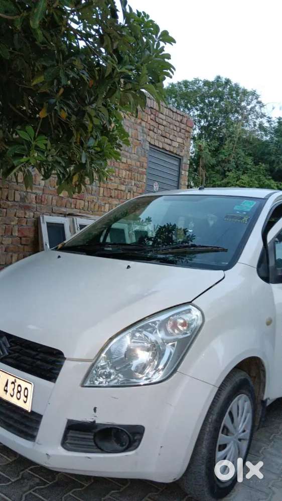 Well Maintained Car Engine Gear Ok 2012