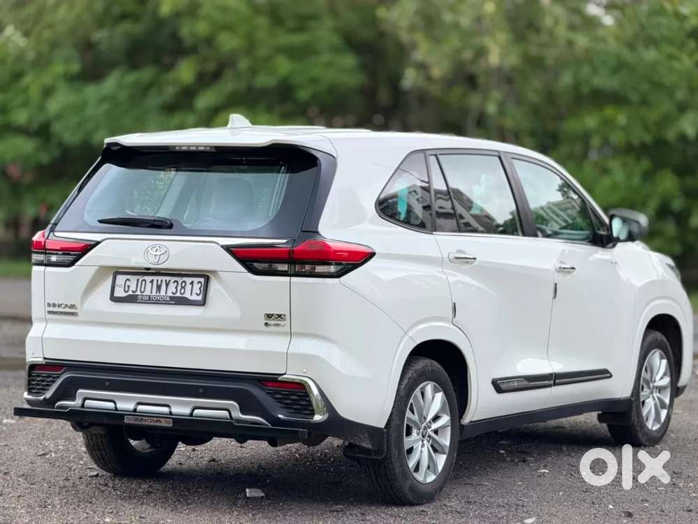 Toyota Innova Hycross 2.0 Vx (o) Hybrid 7 Str, 2025, Petrol