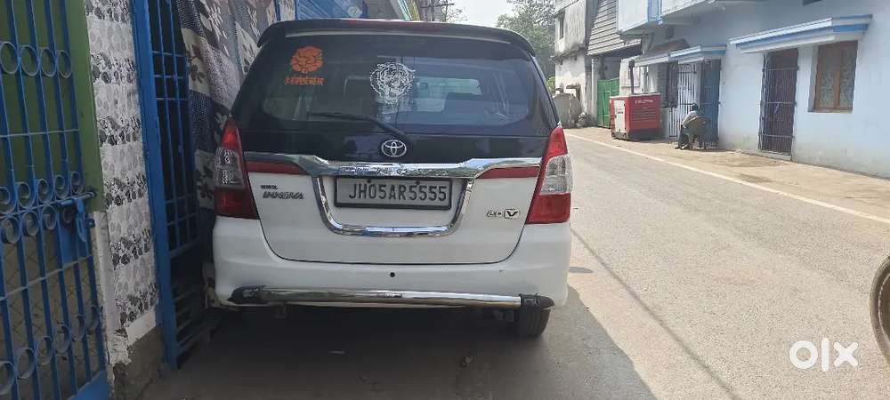 Toyota Innova 2012