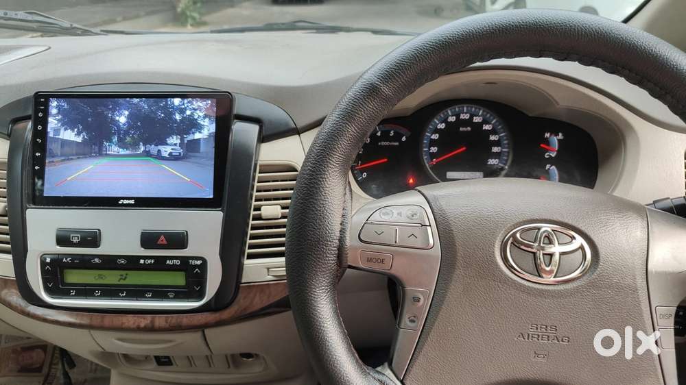 Toyota Innova 2.5 Vx 8 Seater Bs Iv, 2012, Diesel