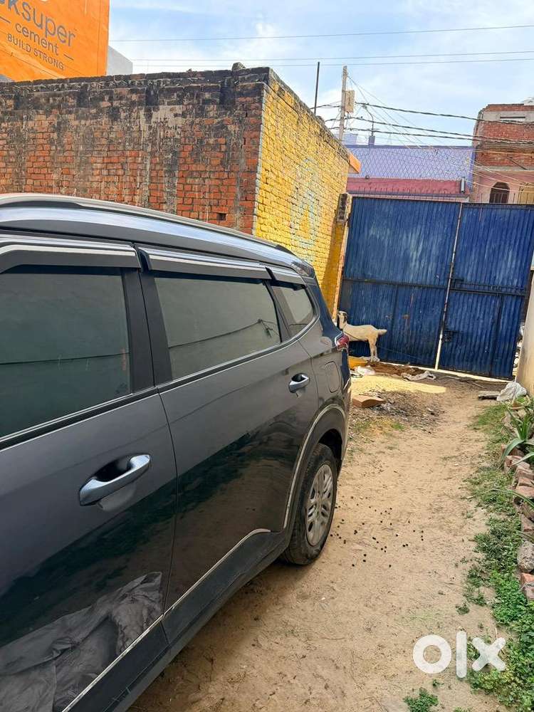 Kia Carens 2022 Petrol Well Maintained