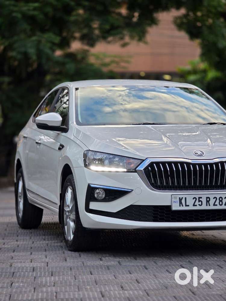 Skoda Slavia 1.0 Ambition Tsi, 2023, Petrol