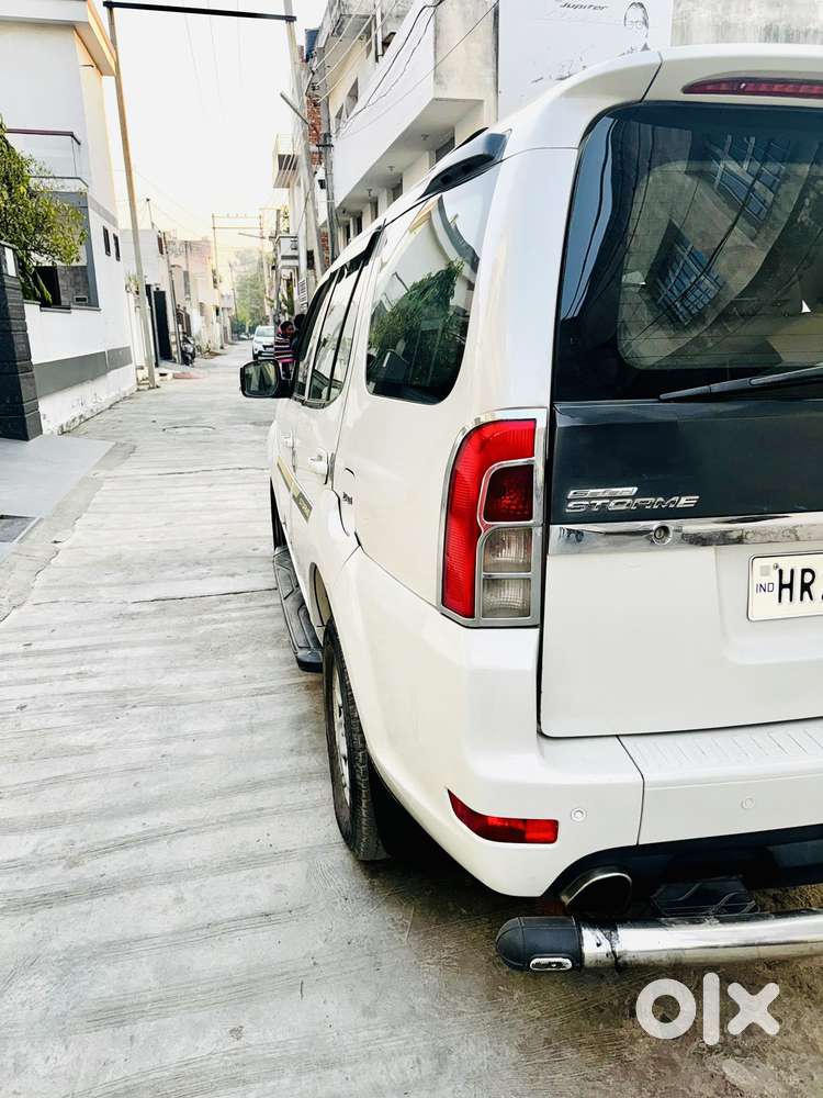 Tata Safari Storme 2012-2015 Explorer Edition, 2015, Diesel