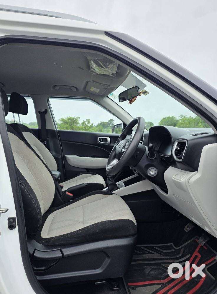 Hyundai Venue S 1.2 Petrol, 2024, Petrol