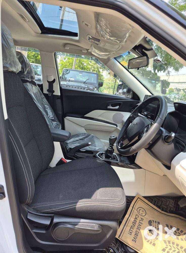 Mahindra Xuv 3xo Ax5 Ds Mt, 2025, Diesel