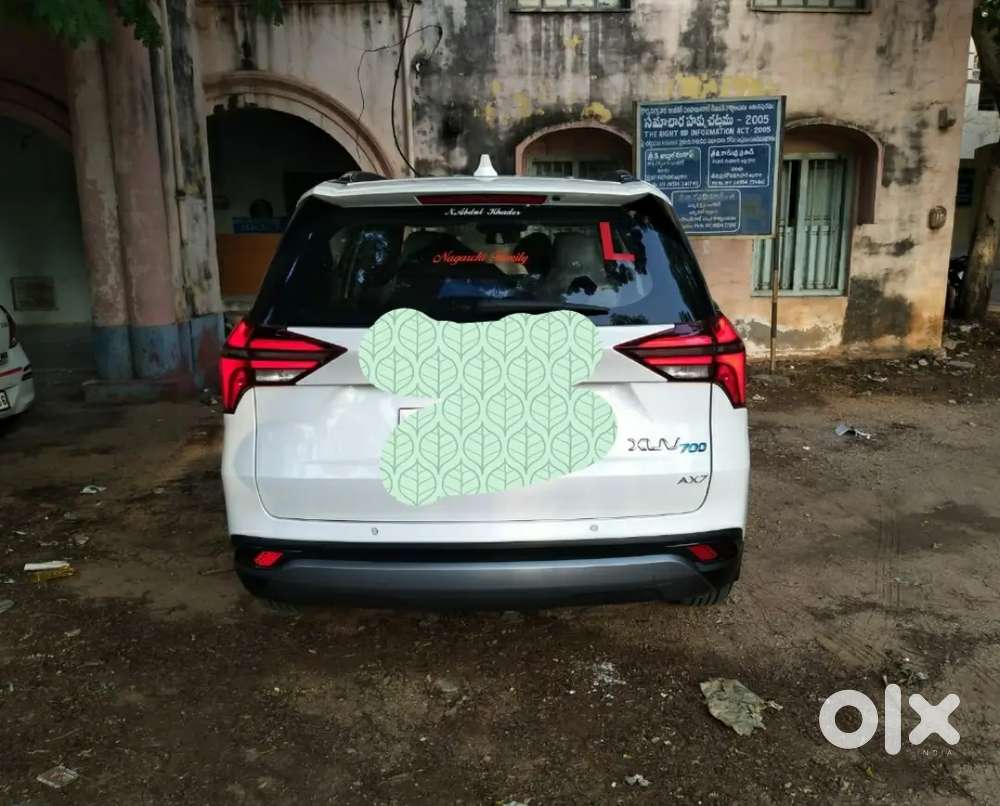 Mahindra Xuv700 2022 Petrol 10,000 Kms