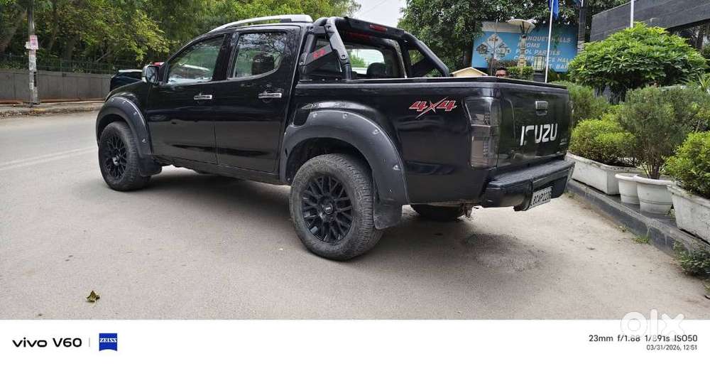 Isuzu V-cross Z 4x4 Mt, 2016, Diesel