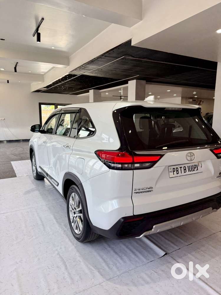 Toyota Innova Hycross 2.0 Zx (o) Hybrid 7 Str, 2024, Cng & Hybrids