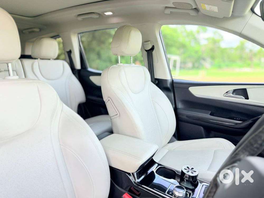 Mahindra Xuv700 2.2 Ax 7 Diesel At Luxury Pack Str, 2022, Diesel