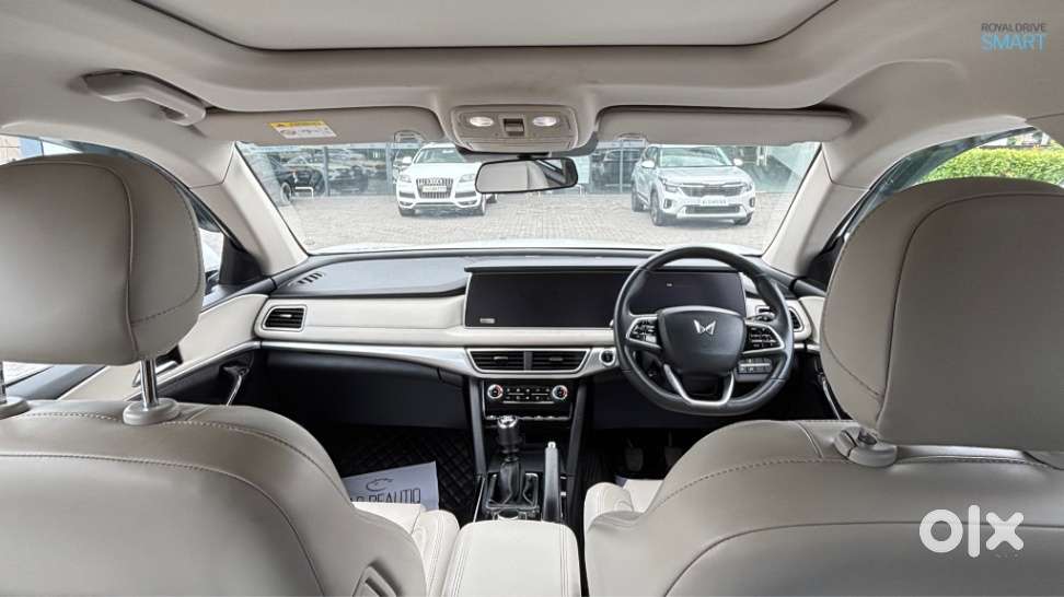 Mahindra Xuv700, 2022, Petrol