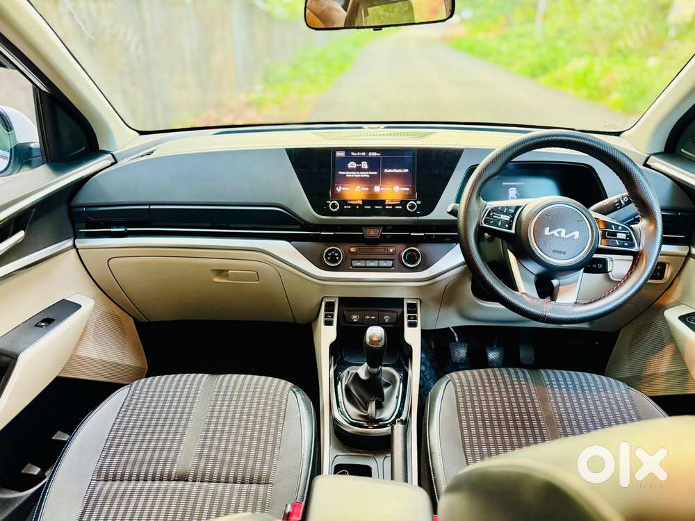 Kia Carens 1.5 Prestige 7 Str, 2023, Petrol