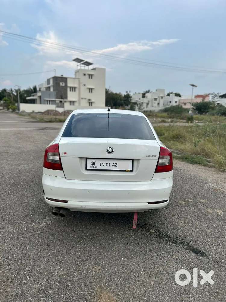 Skoda Laura 2010 Petrol 90000 Km Driven