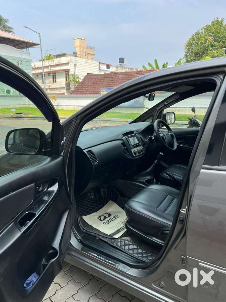 Orginal Kerala Toyota Innova 2012 Diesel Well Maintained