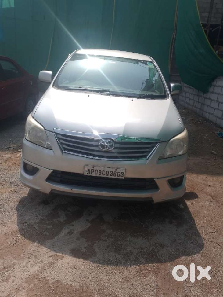 Toyota Innova 2.5 G (diesel) 8 Seater Bs Iv, 2012