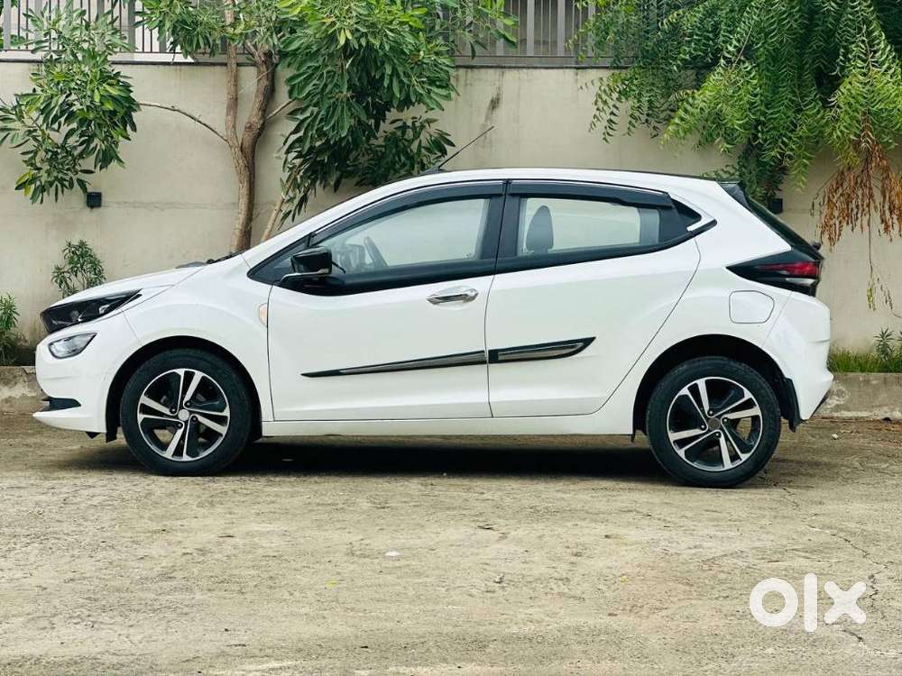 Tata Altroz 1.2 Xt, 2023, Petrol