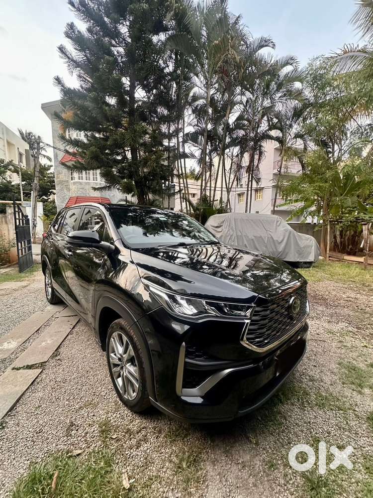 Toyota Innova Hycross 2023