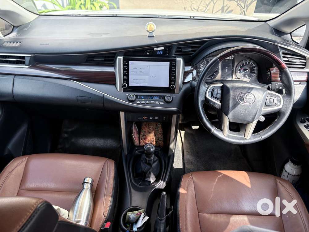 Toyota Innova Crysta 2.7 V, 2023, Petrol