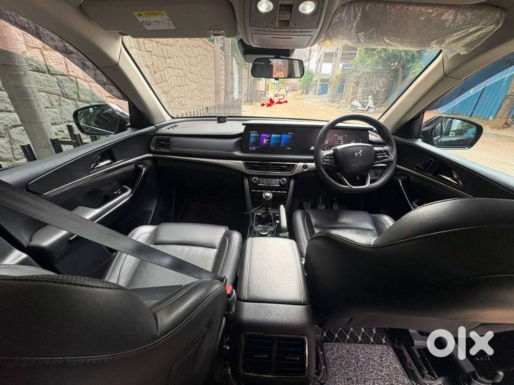 Mahindra Xuv700 2.2 Ax 7 Diesel Mt Str, 2025, Diesel