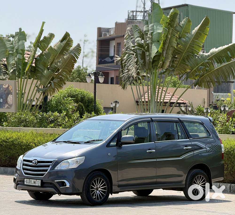 Toyota Innova 2.5 G (diesel) 8 Seater Bs Iv, 2016, Diesel