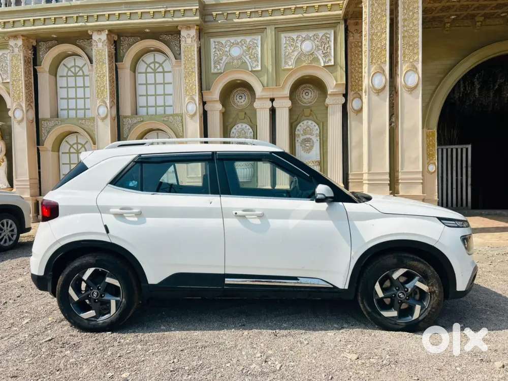 Hyundai Venue 2024 Petrol 84000 Km Driven
