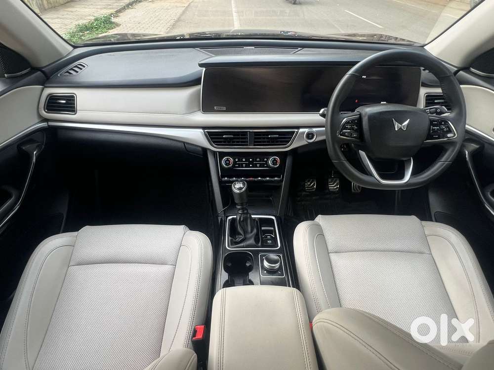 Mahindra Xuv700 2.2 Ax 7 Diesel Mt Luxury Pack Str, 2024, Diesel