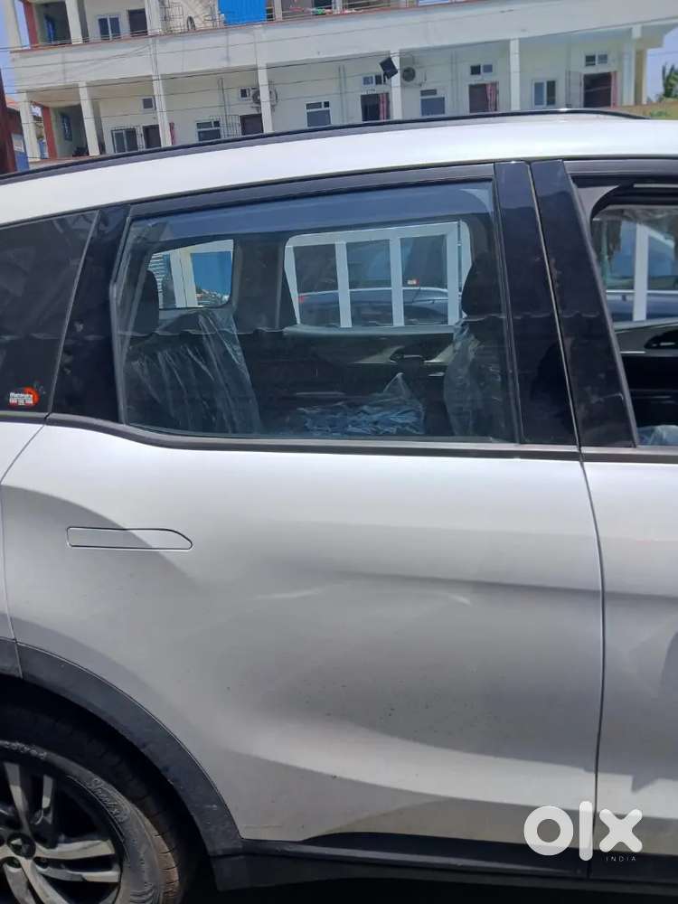 Mahindra Xuv700 2025 Diesel 7000 Km Driven