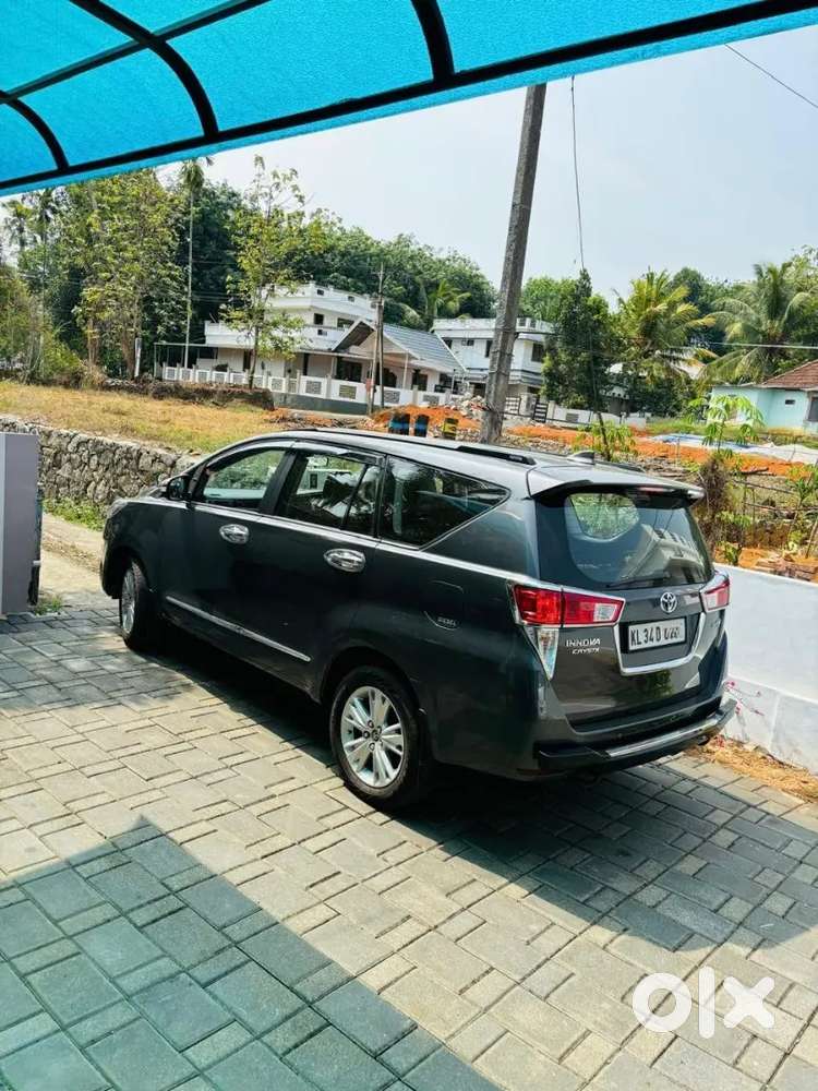Toyota Innova Crysta 2016
