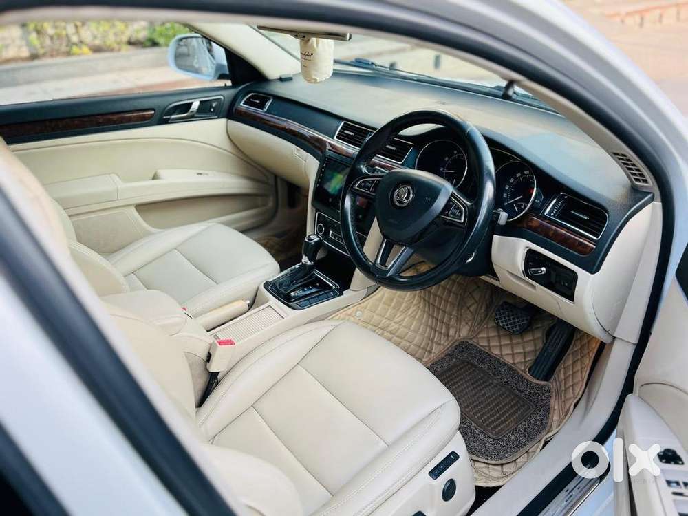 Skoda Superb 2015 Petrol 76000 Km Driven