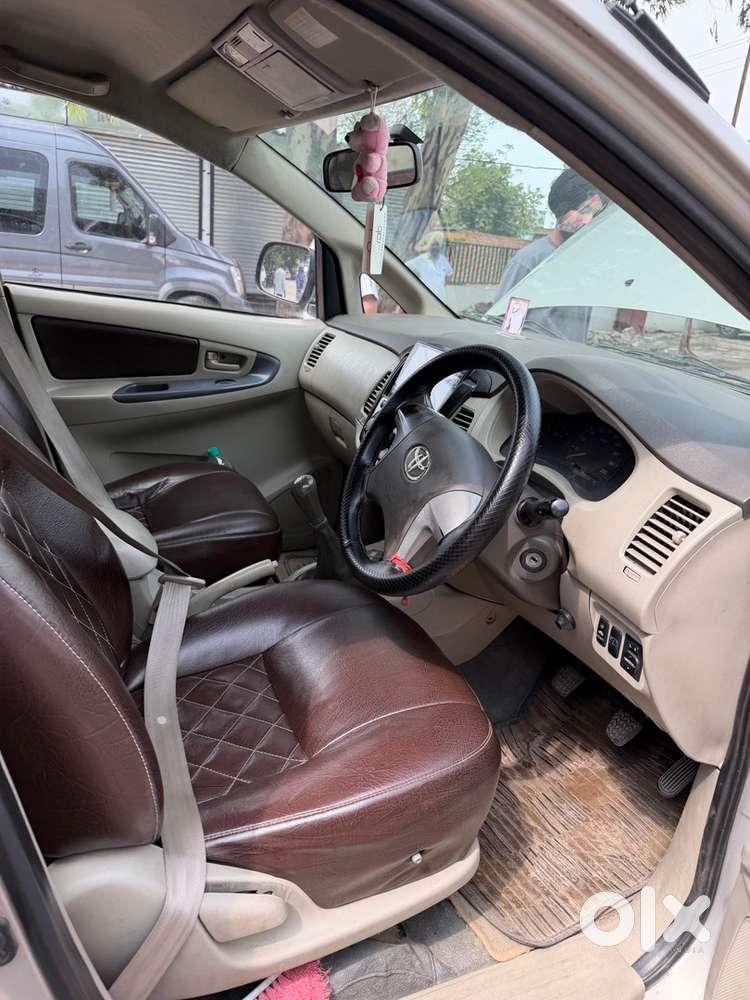Toyota Innova 2012 Diesel Well Maintained