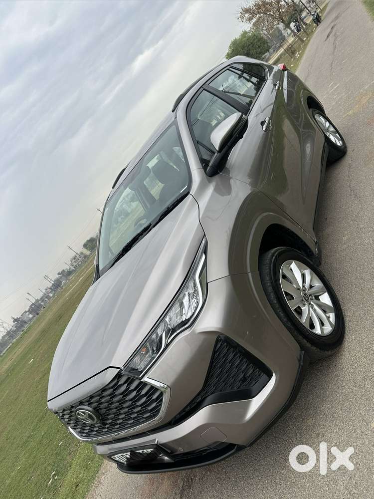 Toyota Innova Hycross 2.0 Vx Hybrid 7 Str, 2023, Petrol