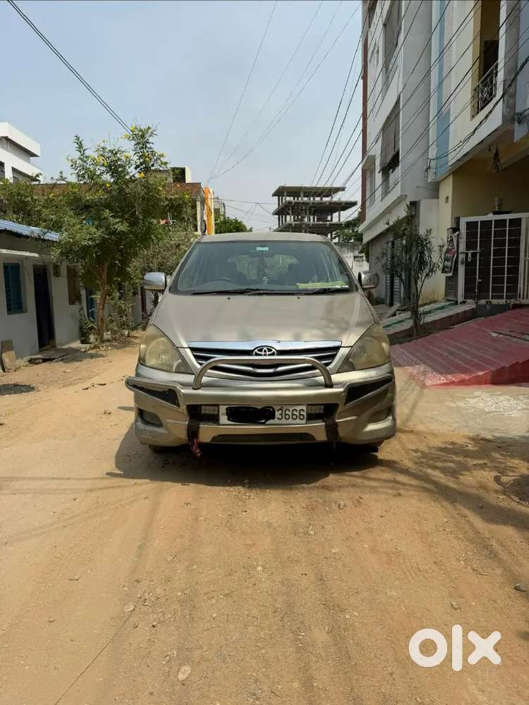 Toyota Innova 2011 Diesel Well Maintained