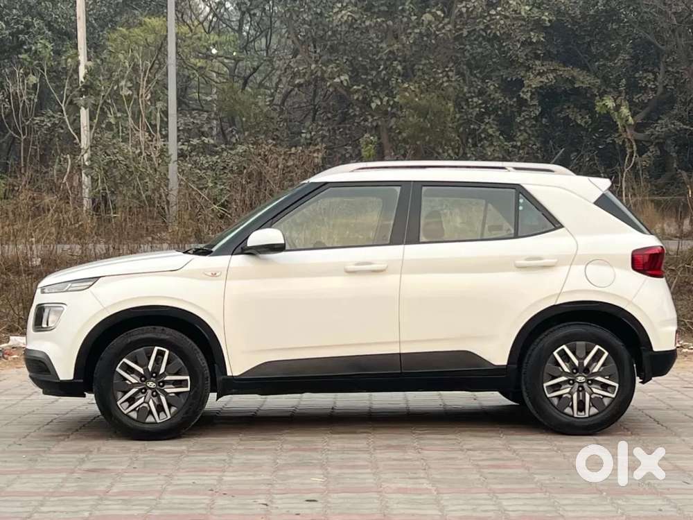 Hyundai Venue 1.0 S (o) Turbo Dct, 2019, Petrol